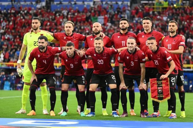 1718489739249036808.jpg 1718489338160.jpg