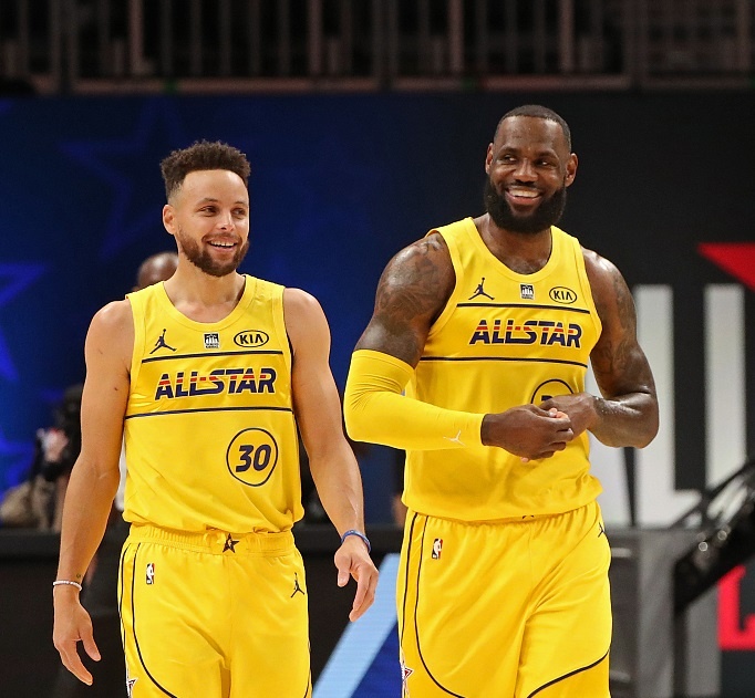 开云APP-ESPN评全明星名单：库里值得首发 华子略有遗憾 老詹定能延续纪录