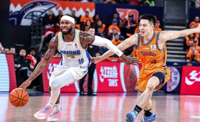 开云官网-CBA争冠形势大变！两大豪门轰然倒下，上海成搅局者，黑马俯冲前4