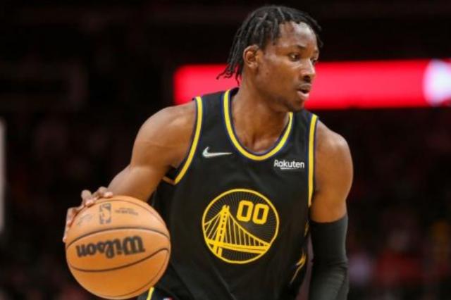 开云APP-库明加掉出勇士轮换 科尔库里劝他保持耐心与渴望