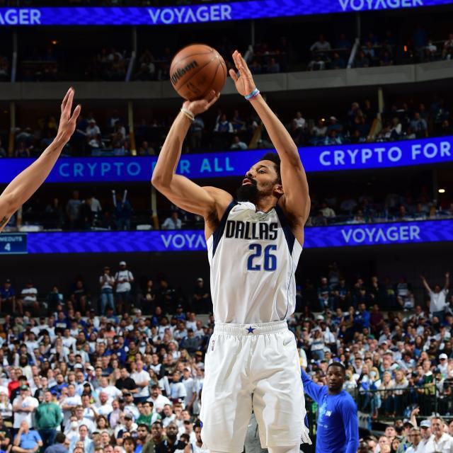 开云娱乐-独行侠妙手破解勇士联防 回主场勇士还需镇静回击