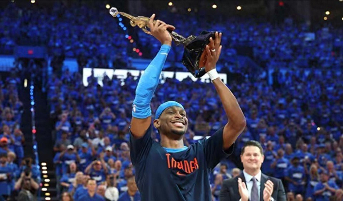 开云娱乐-26岁的亚历山大，26岁的哈登，26岁的科比，没有对比就没有尴尬|科比·布莱恩特|詹姆斯·哈登|全明星|季后赛|谢伊·吉尔杰斯-亚历山大_新浪体育_新浪新闻